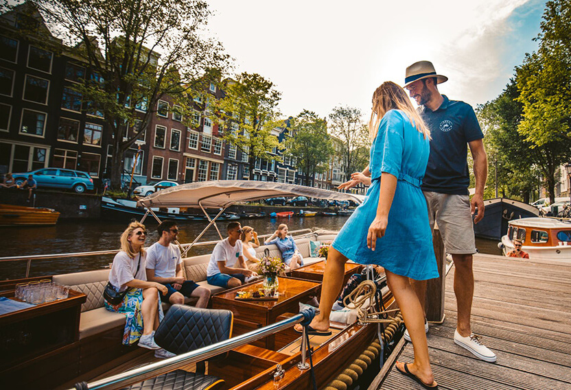 Pure Boats Amsterdam Private Cruise Bookahouseboat 1