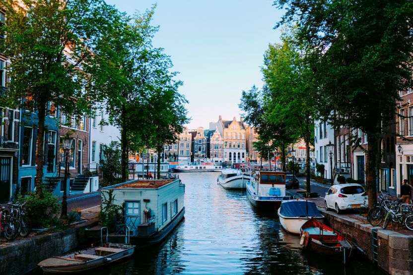 Bed and Breakfast auf einem Hausboot in Amsterdam